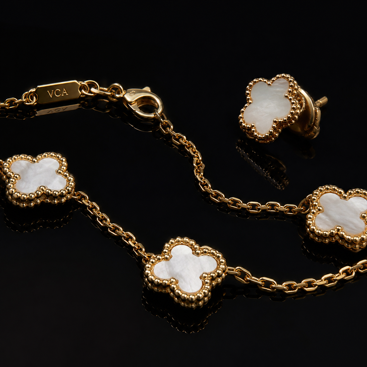 💎 Clover Luxury Jewelry Set – Gold Plated Necklace & Earrings Set for Women | Elegant Gift Collection